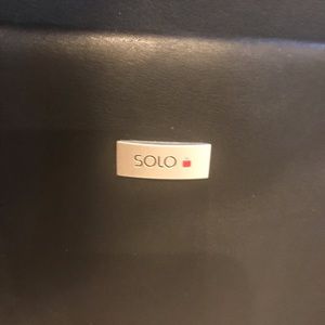 Solo computer briefcase